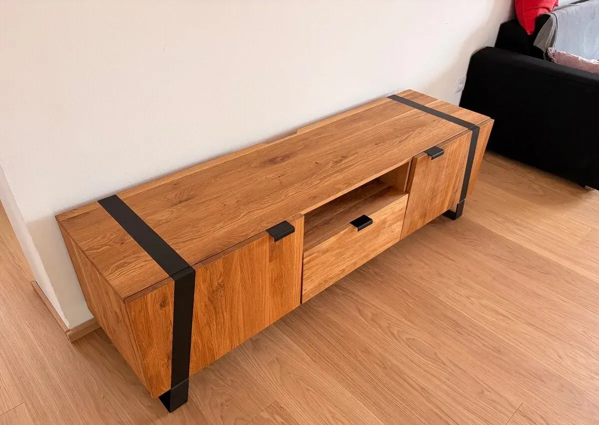 NOVÝ Masivní dubový Tv stolek Boliah