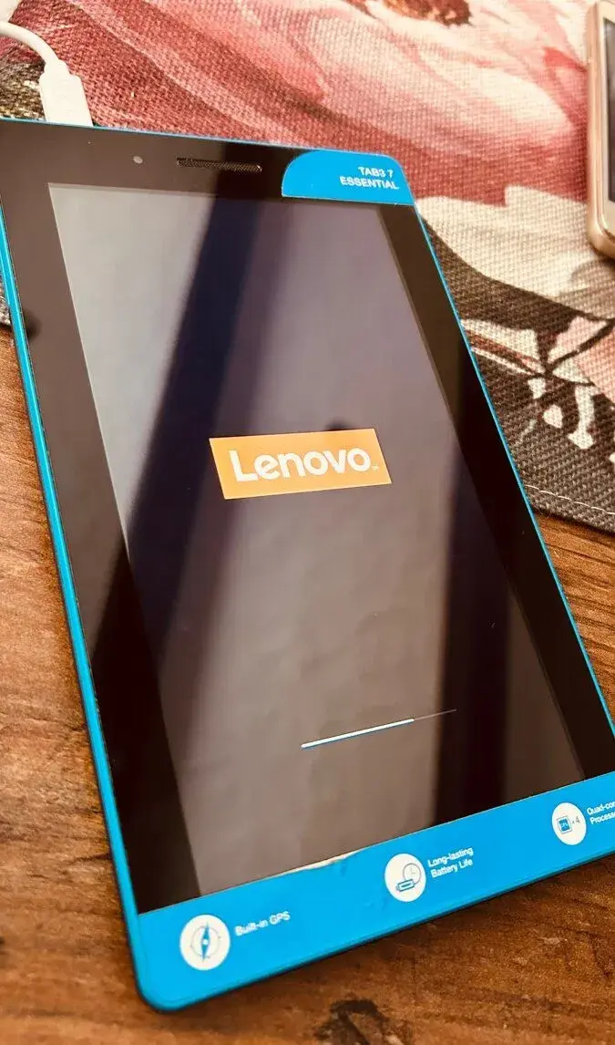 Tablet Lenovo TAB3 7 essential