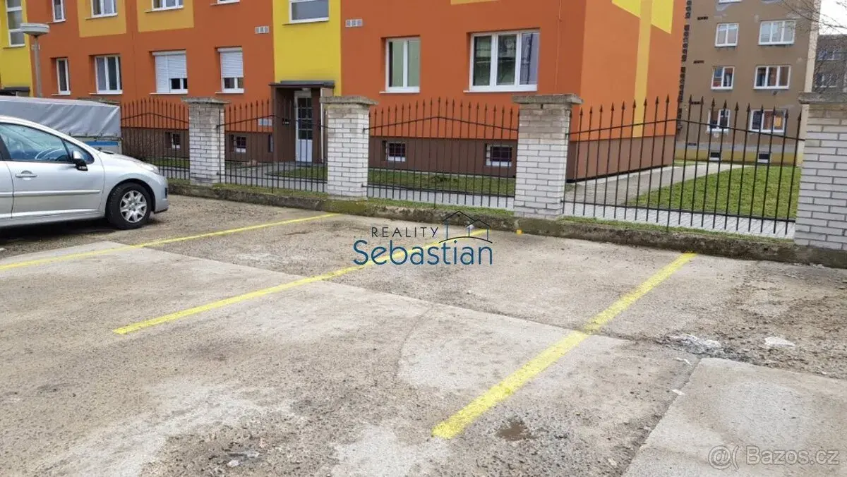 Pronájem parkovacích míst v centru - Litvínov, Jiráskova