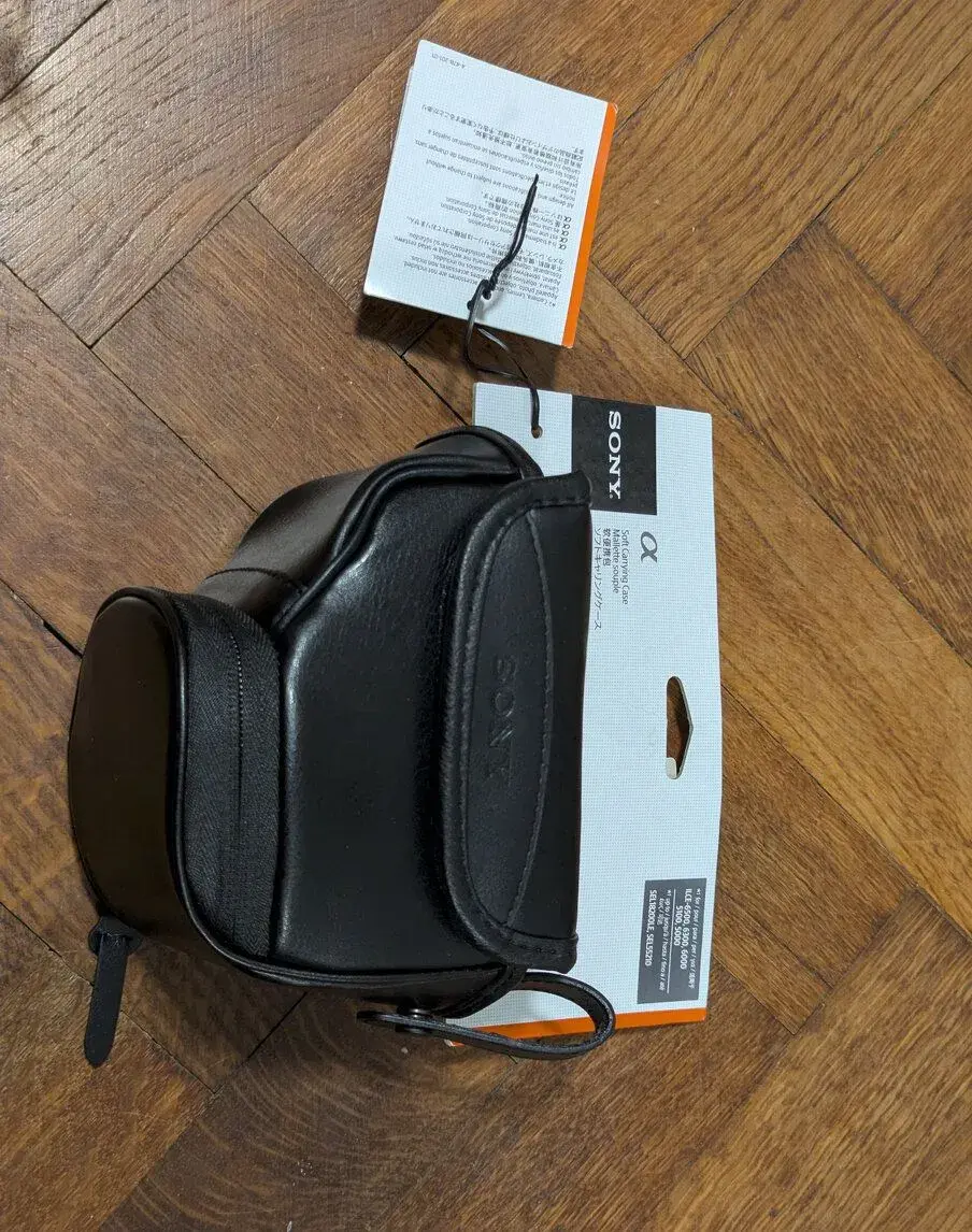 Sony LCS-EMJ kožené pouzdro