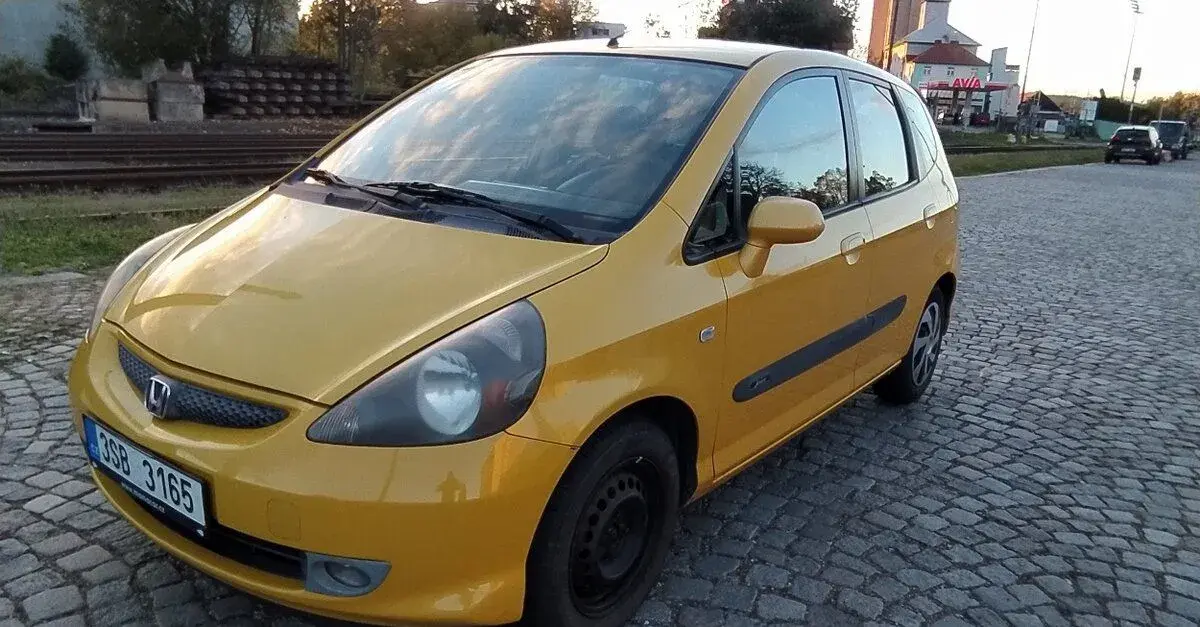 Hondu Jazz.1,2.57kw benzín,cena 29000kc