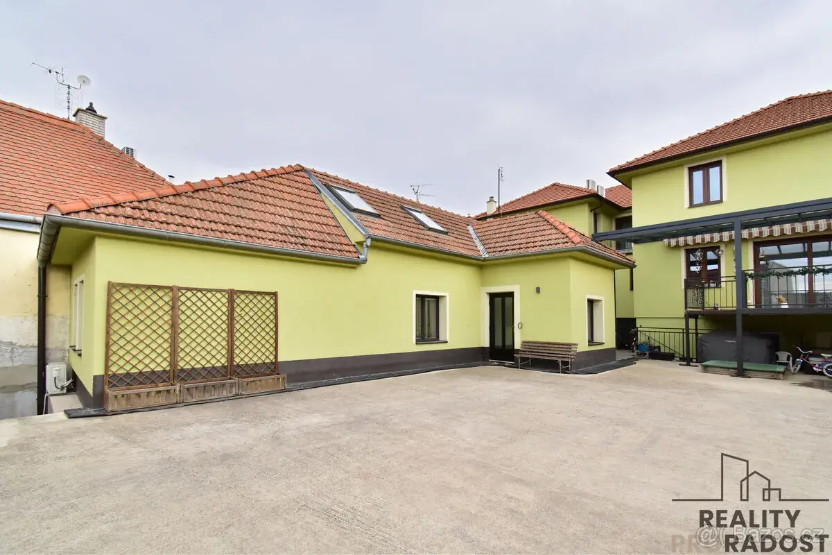 Pronájem rodinného domu 5+1, Znojmo