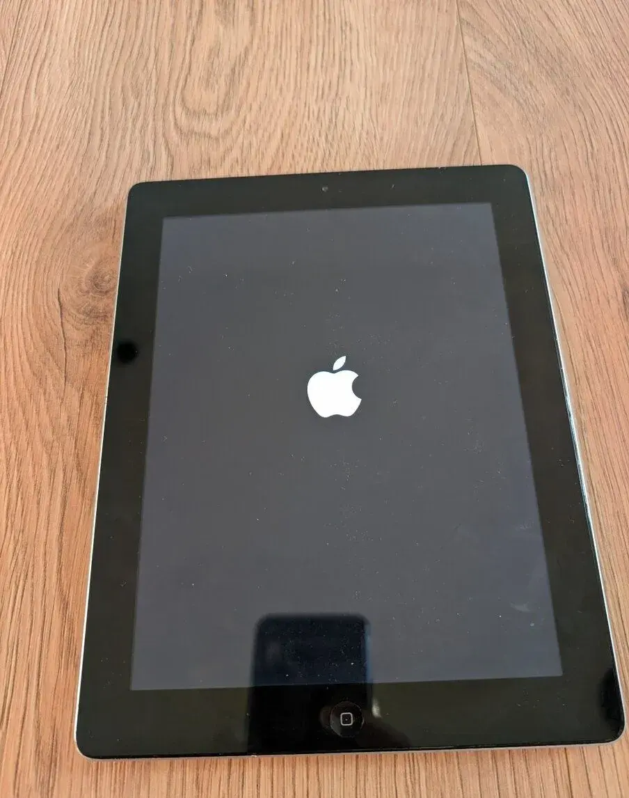 Apple iPad 2 – 16GB Wi-Fi (A1395)