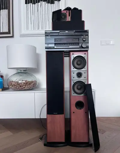 Hi-Fi soustava Pioneer + domácí kino