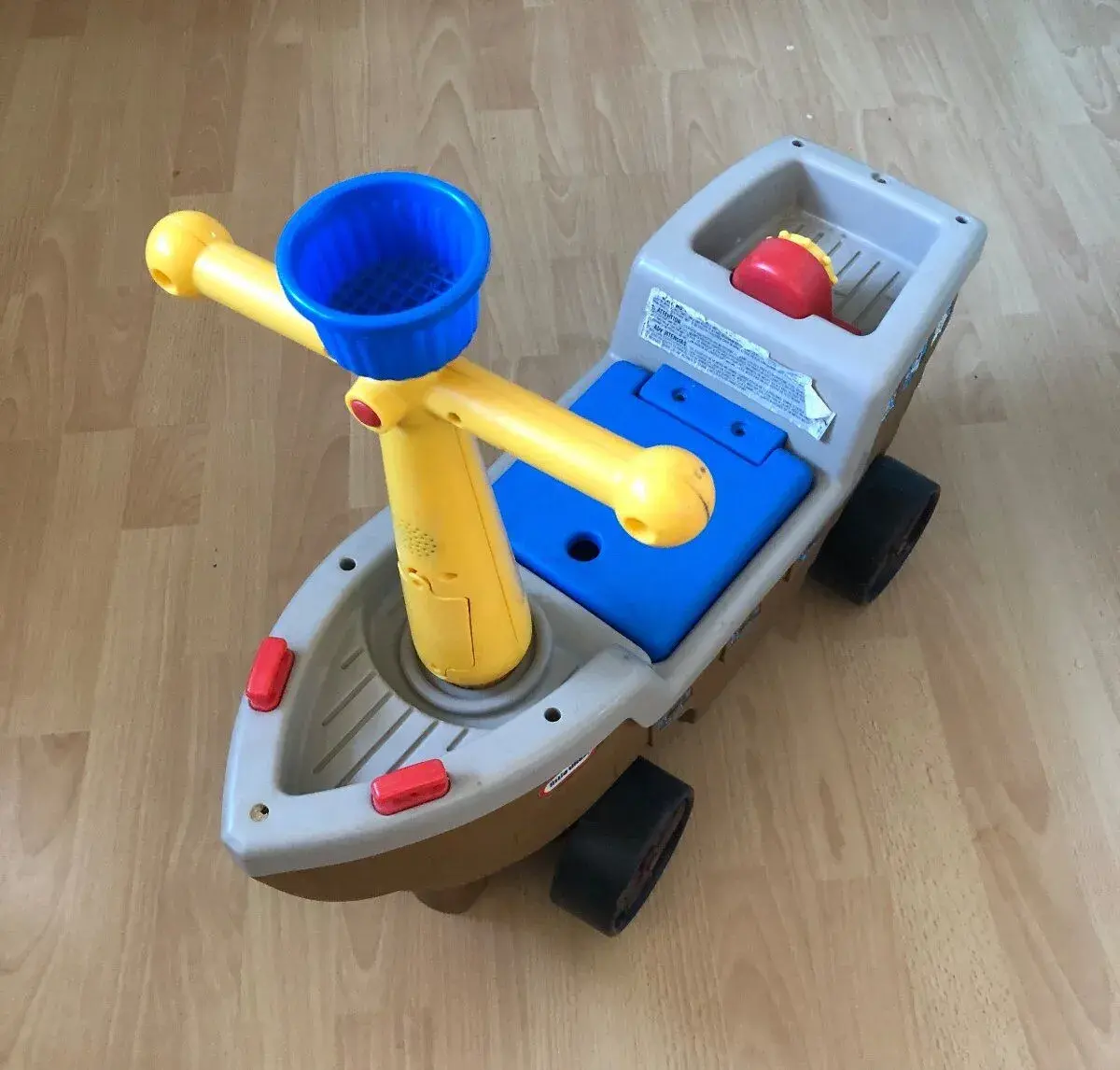 Odrážedlo Little Tikes Pirátská loď