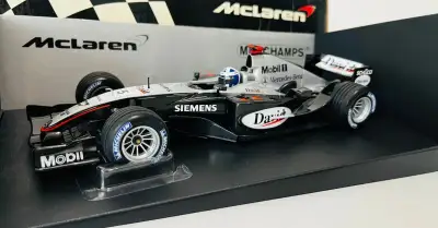 MODELY FORMULE F1 1:18 MCLAREN HÄKKINEN COULTHARD RÄIKKÖNE