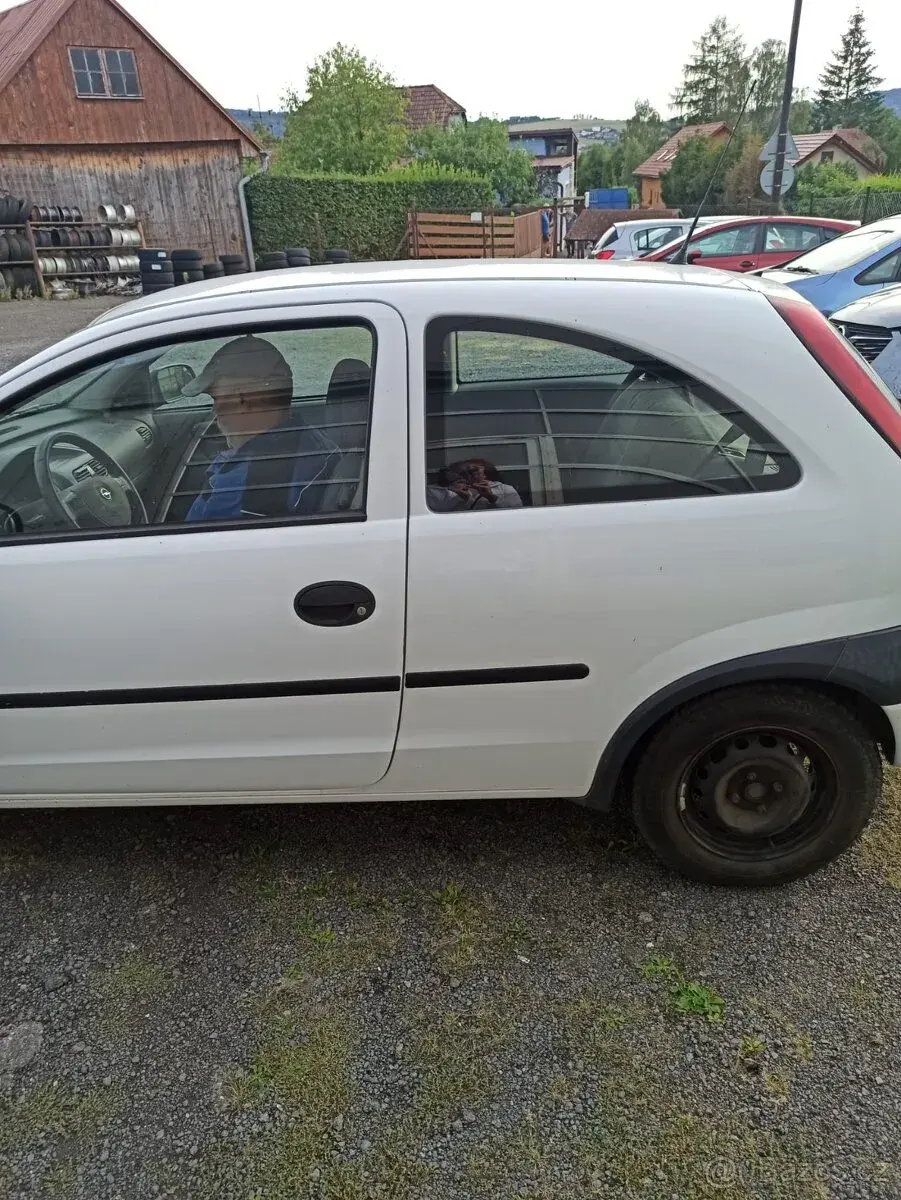 Opec Corsa 1,0 Benzín