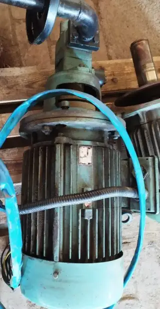 Elektromotr s hydraulickým čerpadlem 15 kw