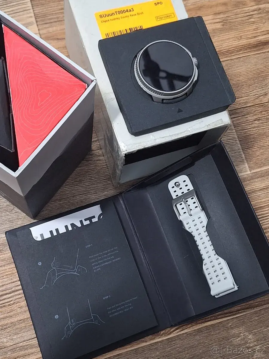 Chytré hodinky Suunto Race