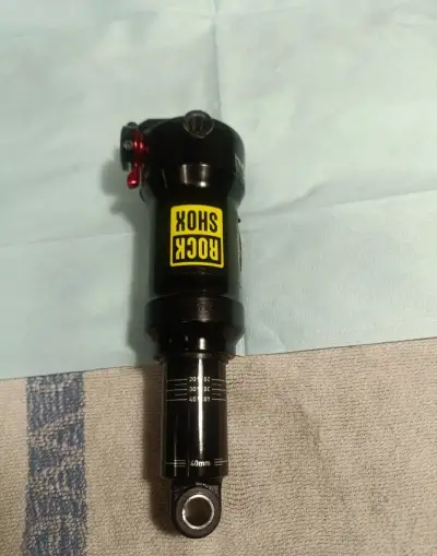 Zadní tlumič Rock Shox deluxe RL 3