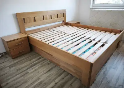 Manželská postel buk masiv