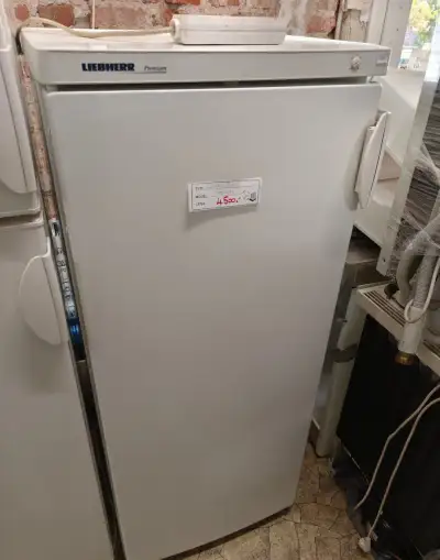 Chladnička LIEBHERR / 145cm