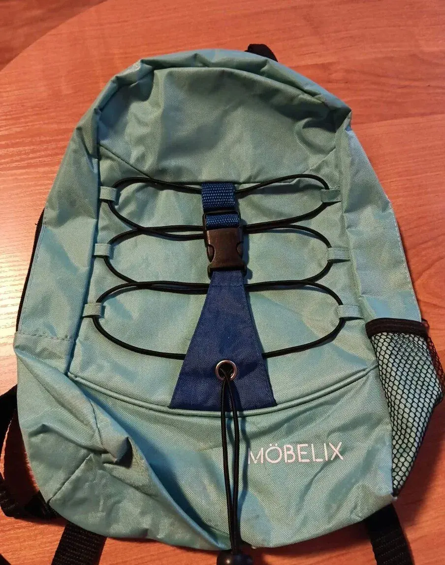 Menší tyrkysový batoh Möbelix – na výlety