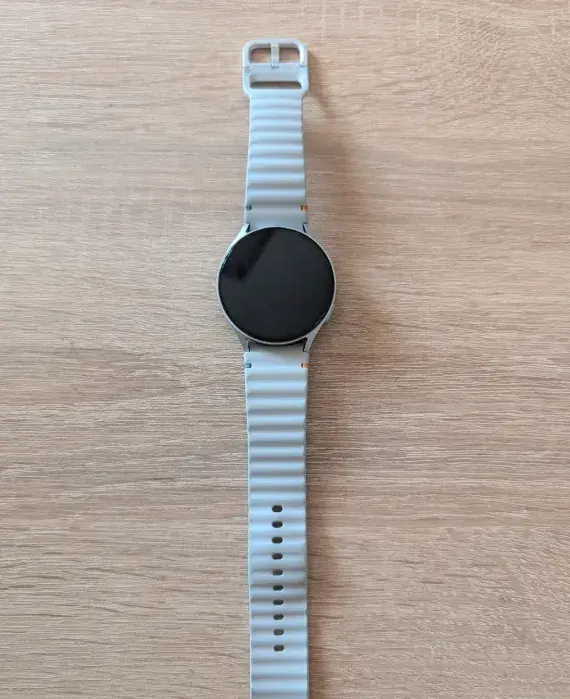 Samsung Galaxy Watch7 44mm, model SM-L310, + Samsung Watch C