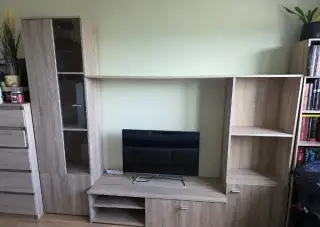 Televizní stěna