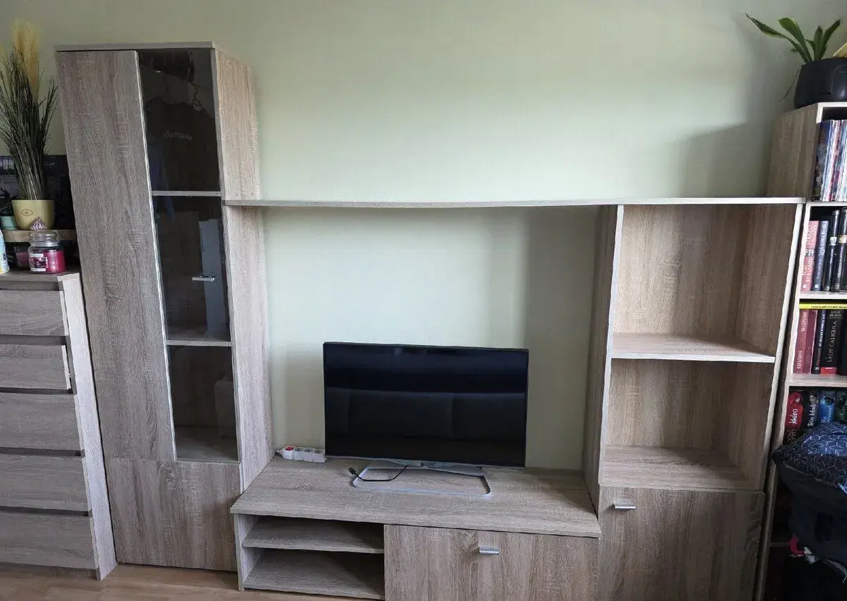 Televizní stěna