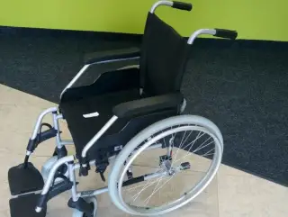 Invalidní vozík mechanický, odlehčený, se zárukou