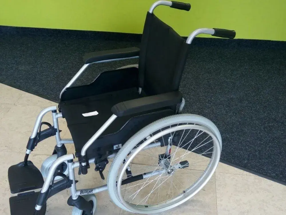 Invalidní vozík mechanický, odlehčený, se zárukou