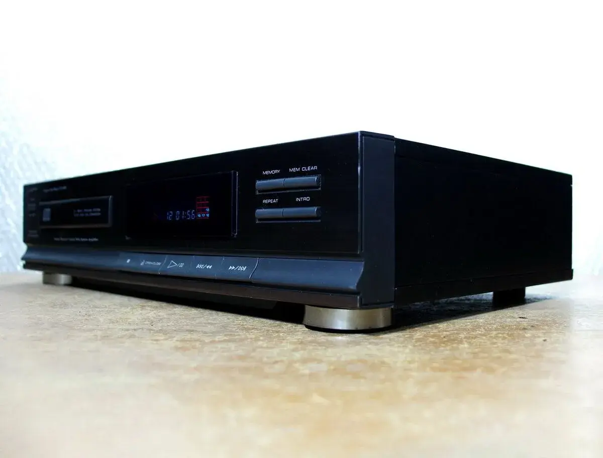 CD přehrávač Soundwave CD 1200.