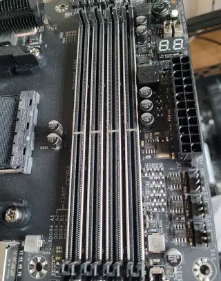 X570 Aorus Master (rev 1.0) - V OPRAVĚ