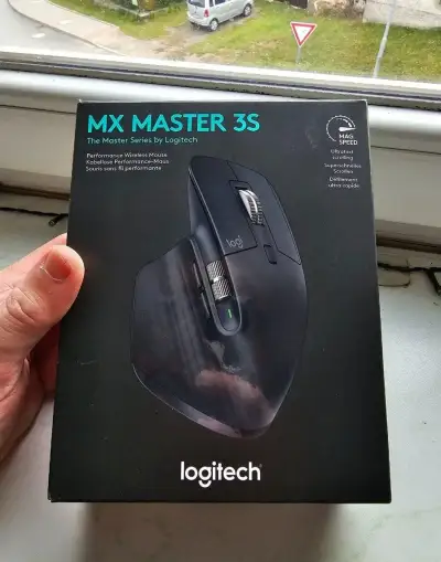 Logitech MX Master 3S – grafitová, kompletní balení