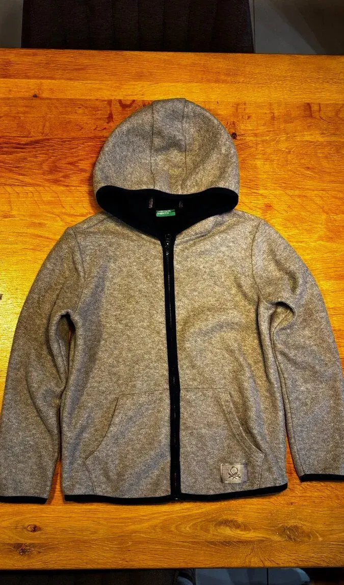 Mikina Benetton, vel. M, vek 7-8 let