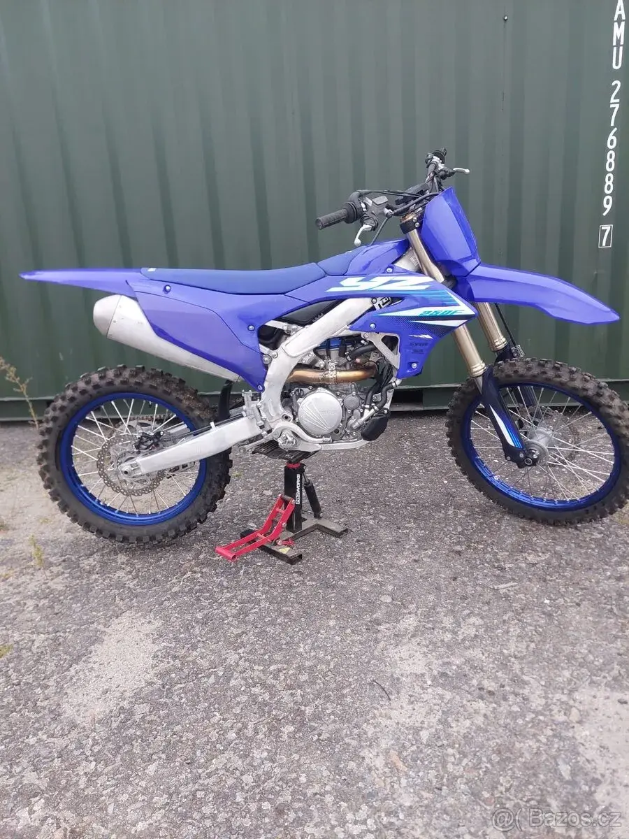 Prodej YAMAHA 250 yzf r.v. 2025