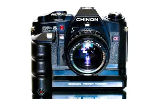Chinon CP-5 + Chinon 1,4/50 + motor. pohon STAV