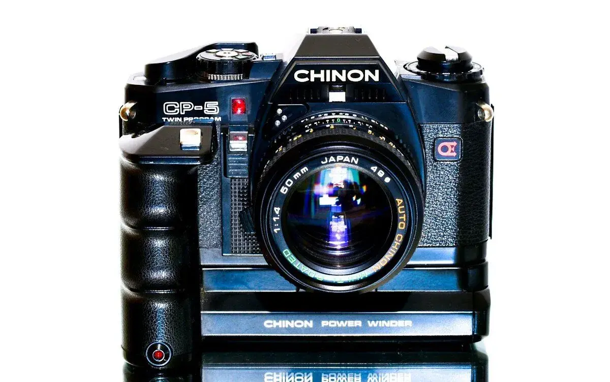 Chinon CP-5 + Chinon 1,4/50 + motor. pohon STAV