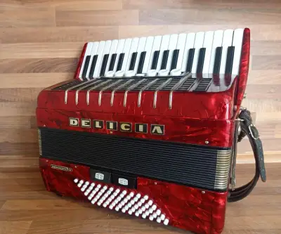 Akordeon (harmonika,heligonka) Delicia Arnaldo