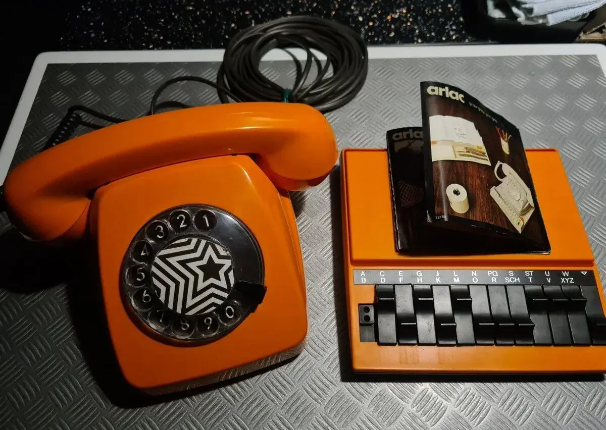 Telefon SIEMENS POST FeTAp 611-2a + analog.tel.seznam