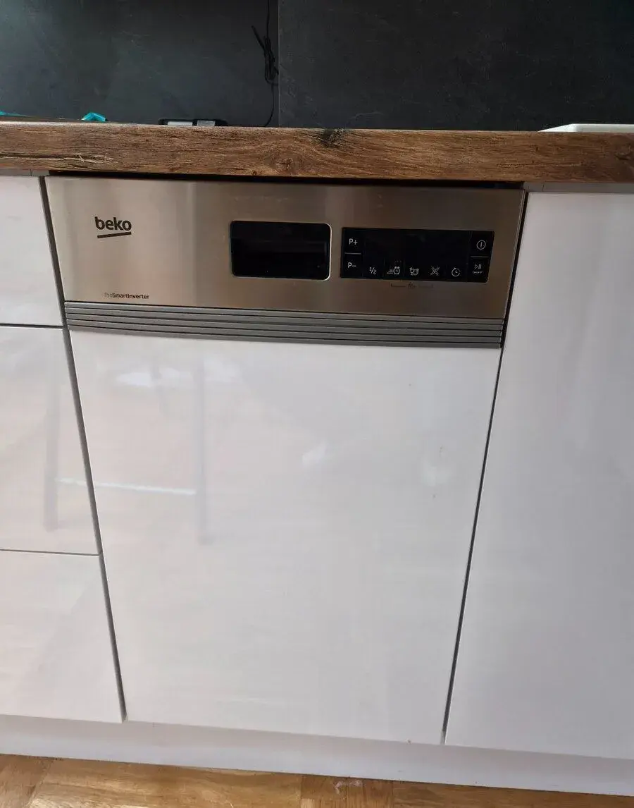 Vestavná myčka Beko 45 cm, výborný stav