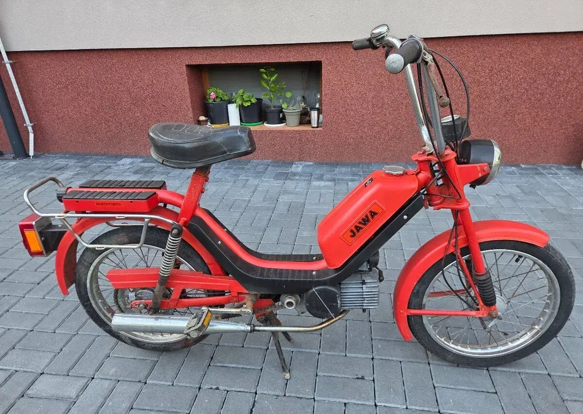 Babetta 210 s kartičkou, červená pěkná, zachovalá 14.