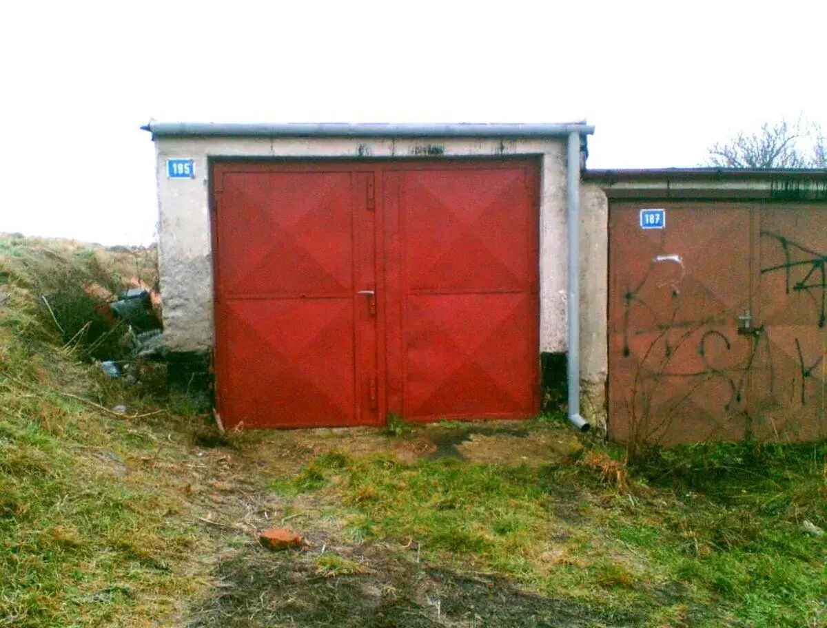 Zděná garáž Šlapanice ul.Dlouhá, 2900/měs