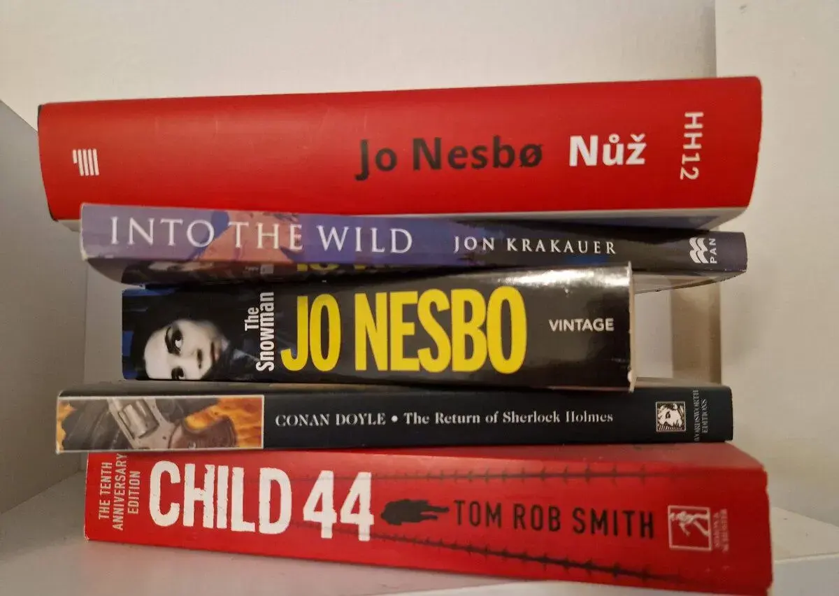 Nesbo, King, Crichton, Dick, Asimov.