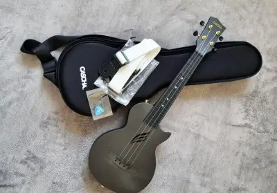 Ukulele set CASHA Carbon Fibre