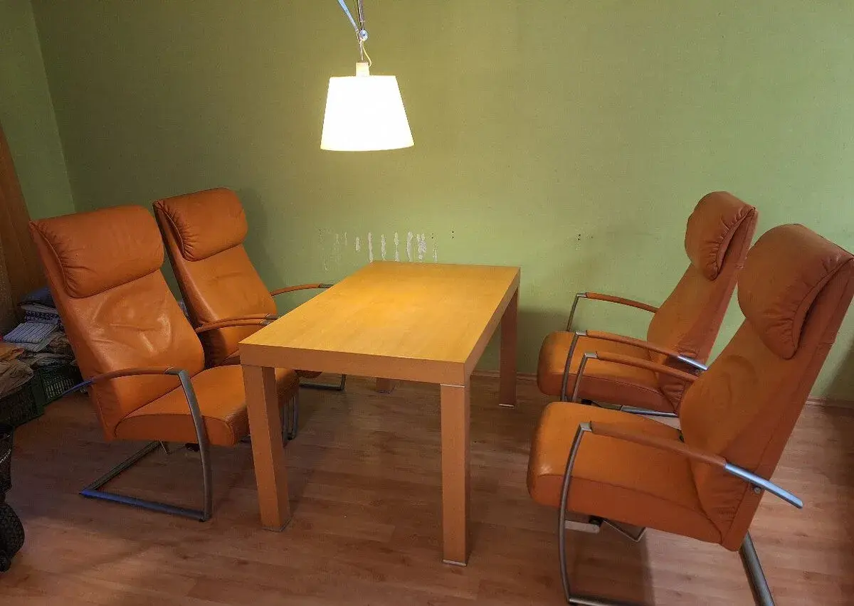 Stylový jídelní set stůl a relaxační designová křesla Lato