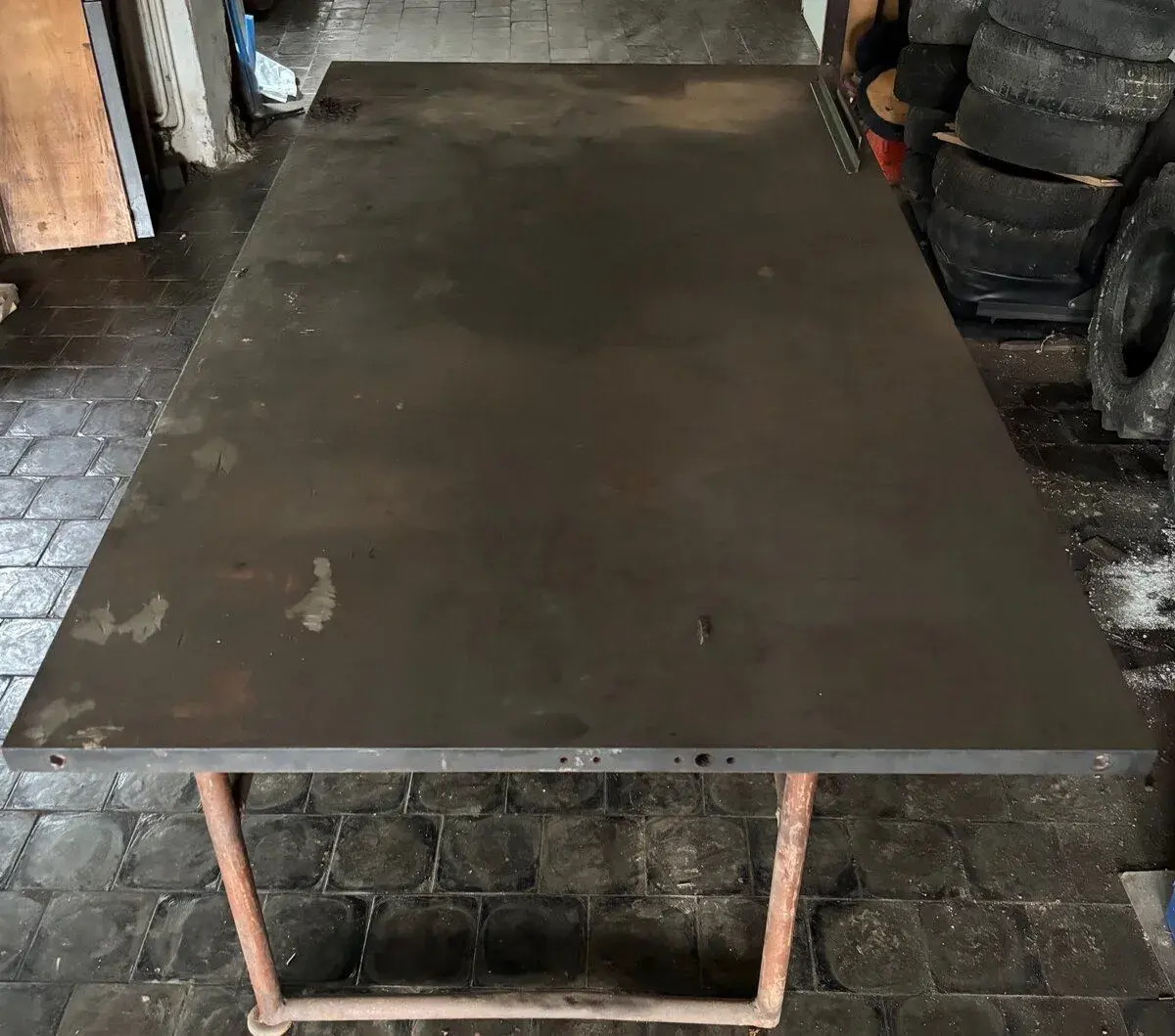 Svařovací stůl 2,5 x 1,3m, deska 4cm