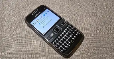 Nokia E72