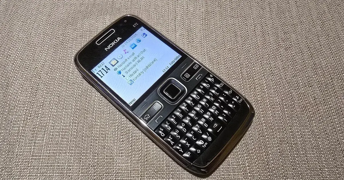 Nokia E72