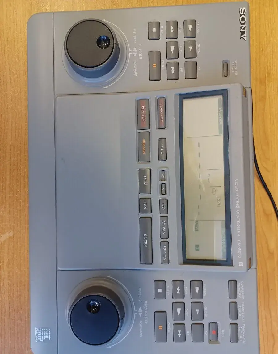 Sony RM E500 video editing controller, Editor pro úpravu vid