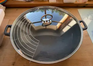 WOK litinová pánev 32cm