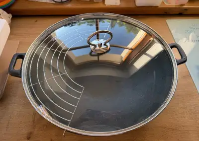 WOK litinová pánev 32cm