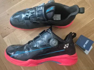 Sálové boty Yonex Power Cushion 88 Dial, nové, vel 43