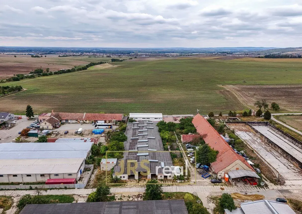Výrobní a skladovací hala v Křepicích – 1 874 m²