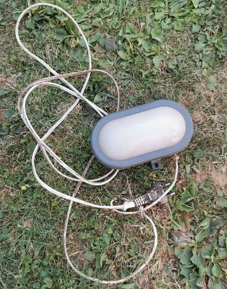 Průmyslové/venkovní žabí svítidlo (bulkhead lampa)