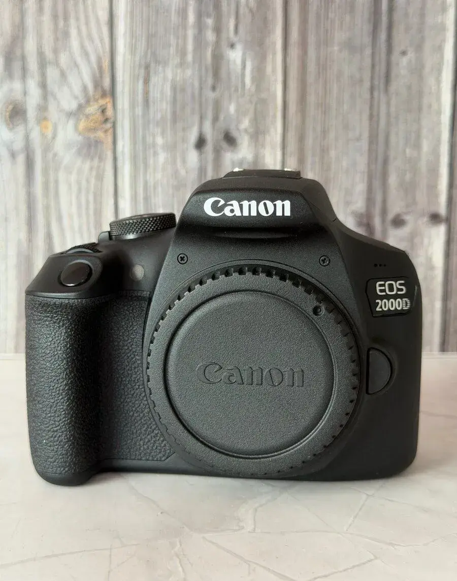 NOVÝ Canon eos 2000D fotoaparát