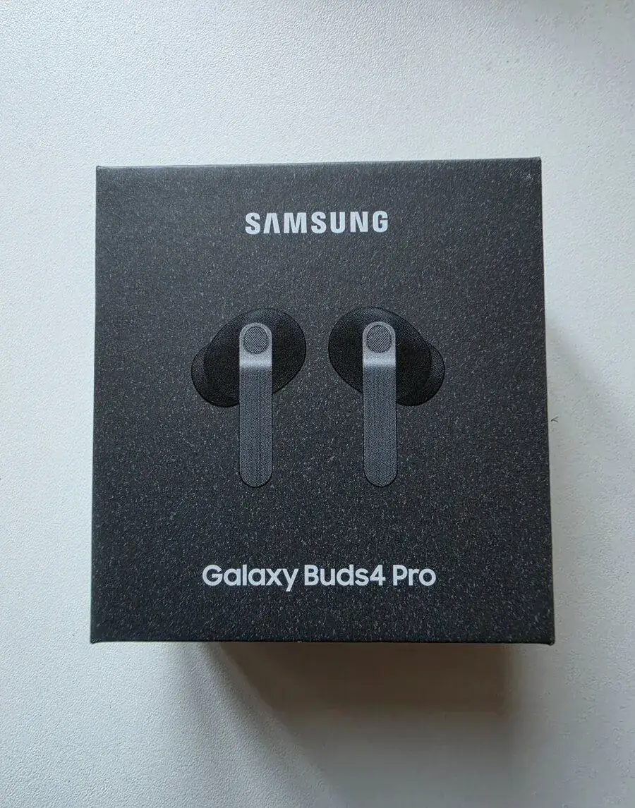 Samsung Galaxy Buds 4 Pro - Černá (nerozbaleno)