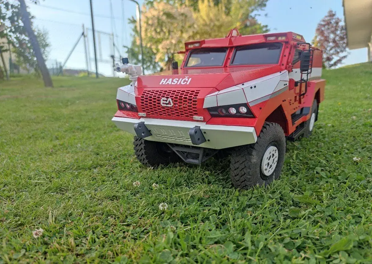 RC model Tatra TRITON 1:10