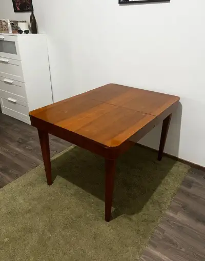 jídelní stůl Halabala